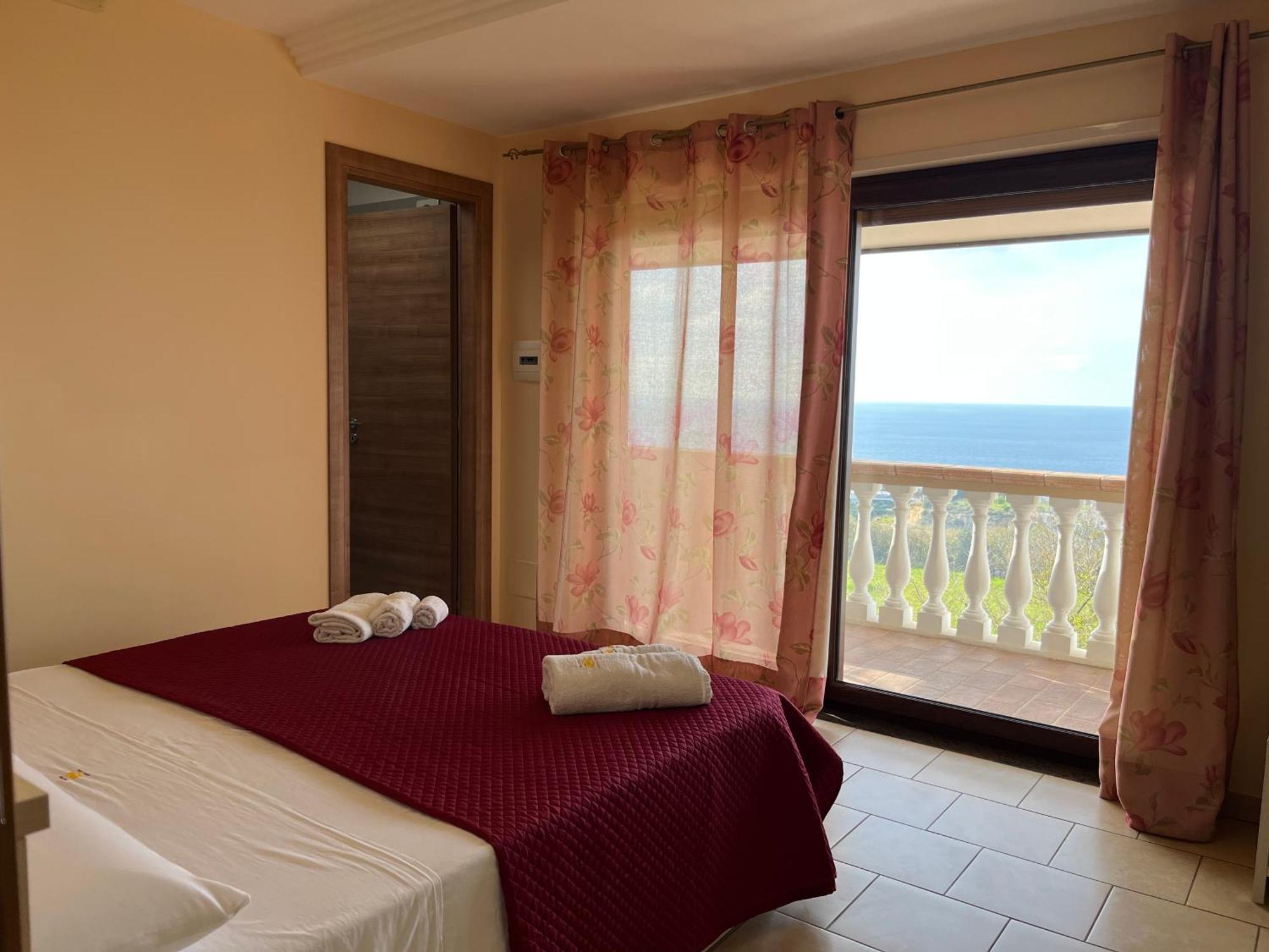 圣多米尼卡 Residenza Domus Aurea Tropea- Vista Mare酒店 外观 照片