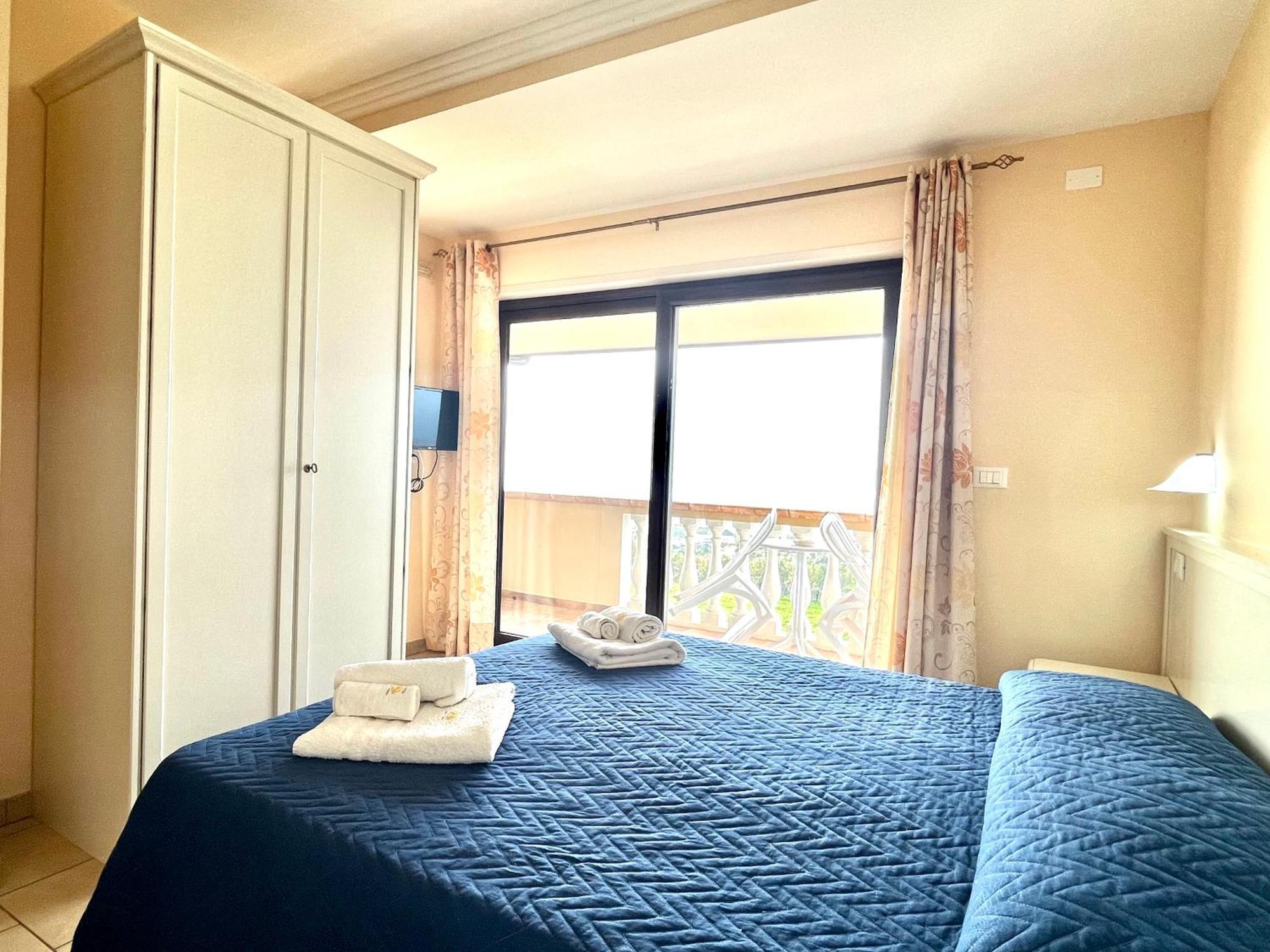 圣多米尼卡 Residenza Domus Aurea Tropea- Vista Mare酒店 外观 照片